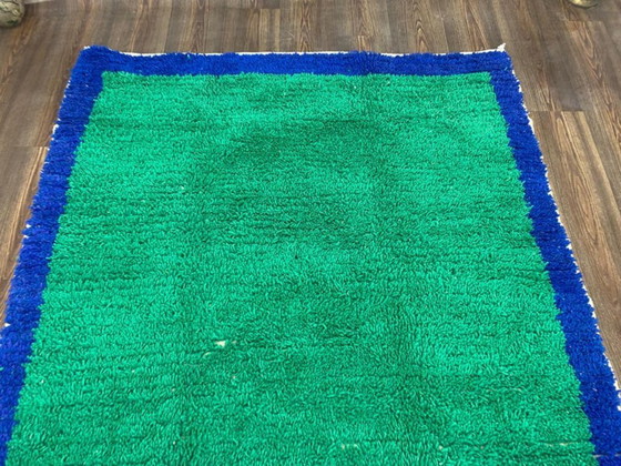 Image 1 of Grüner marokkanischer Teppich – Handgewebter Berberteppich aus Wolle, farbenfrohes abstraktes Design