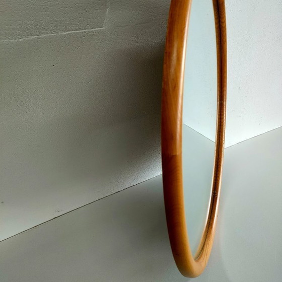 Image 1 of Vintage-Spiegel aus Holz im skandinavischen Stil aus den 1960er Jahren (rund)