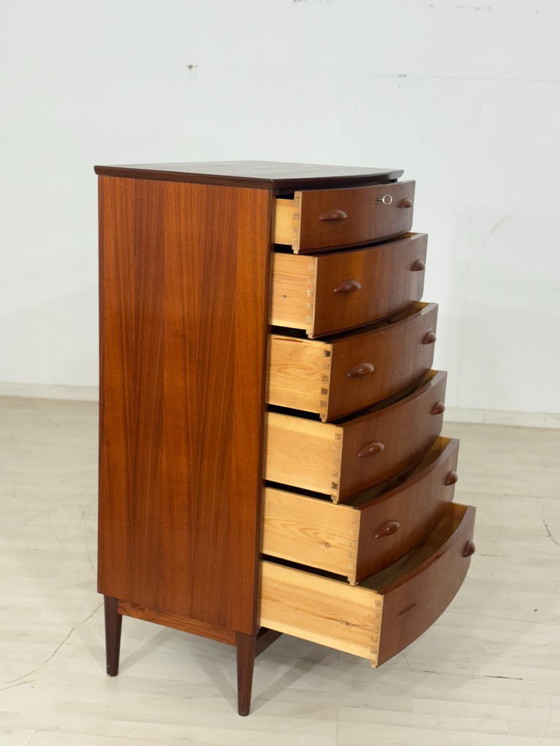 Image 1 of Commode danoise style milieu du XXe siècle / Lavabo / Armoire à linge / Meuble vintage