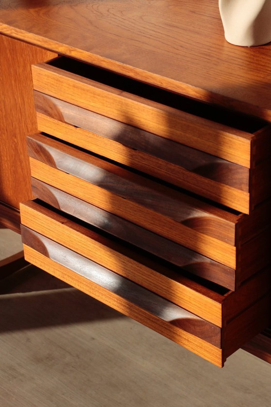 Image 1 of Elliotts of Newbury Teak Dressoir – Mid-Century Design