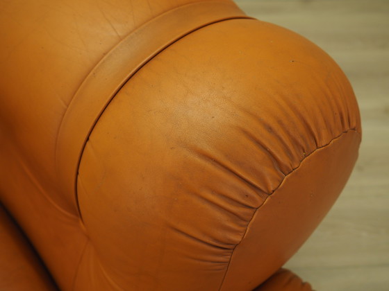Image 1 of Ensemble de fauteuils orange, design de l'âge de l'espace, années 1960, production : Italie