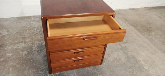 Image 1 of Cassettiera in legno Hülsta