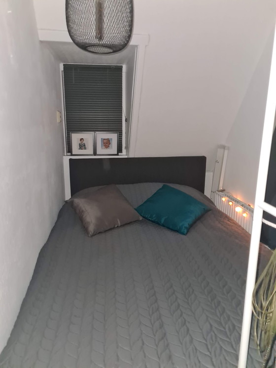 Image 1 of Canapés, tables et chaises + lits à vendre