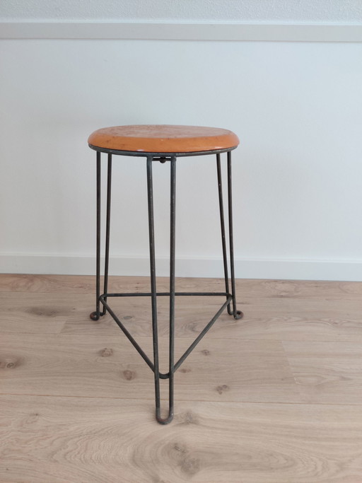 Tabouret Tomado by Jan van der Togt
