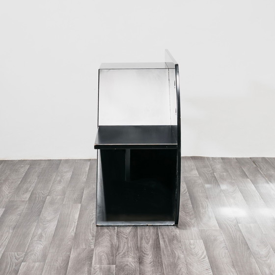 Image 1 of Paolo Pallucco Attr. Bank met salontafel en tijdschriftenrek Postmodern jaren 80
