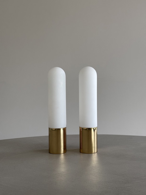 Image 1 of Set di 2 lampade da parete - Vetro opalino e ottone - Limburgo, Germania, anni '70