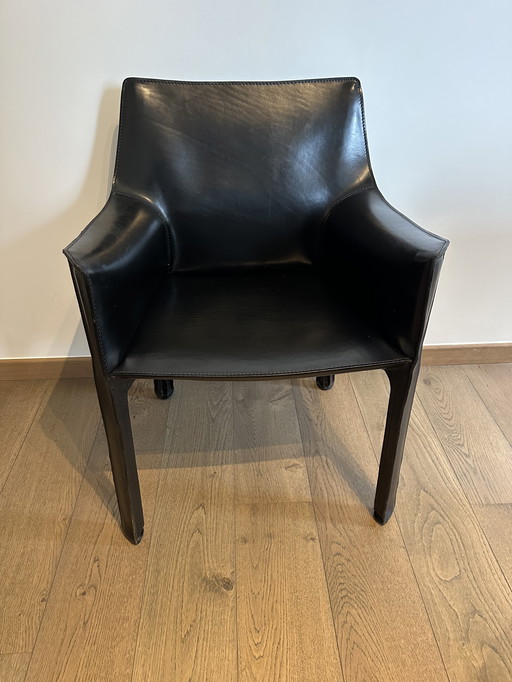 Sedie Cassina 412 Cab disegnate nel 1977 da Mario Bellini