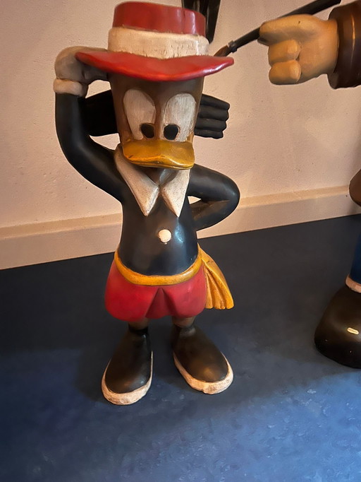 Figura del Pato Donald tallada a mano de la década de 1950
