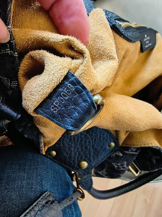 Image 1 of Sac hobo Louis Vuitton Surya Monogram en denim noir XL