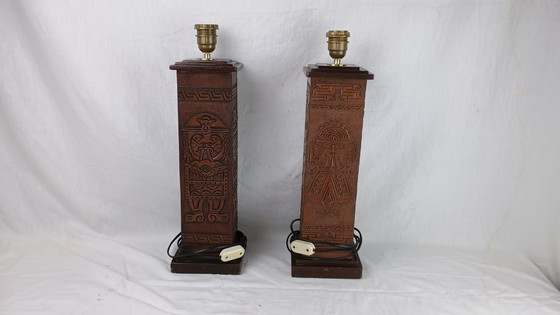 Image 1 of Paire Lampes Angel L. Pazmino Totem en Cuir Vintage Motifs Aztéque Inca ou Maya