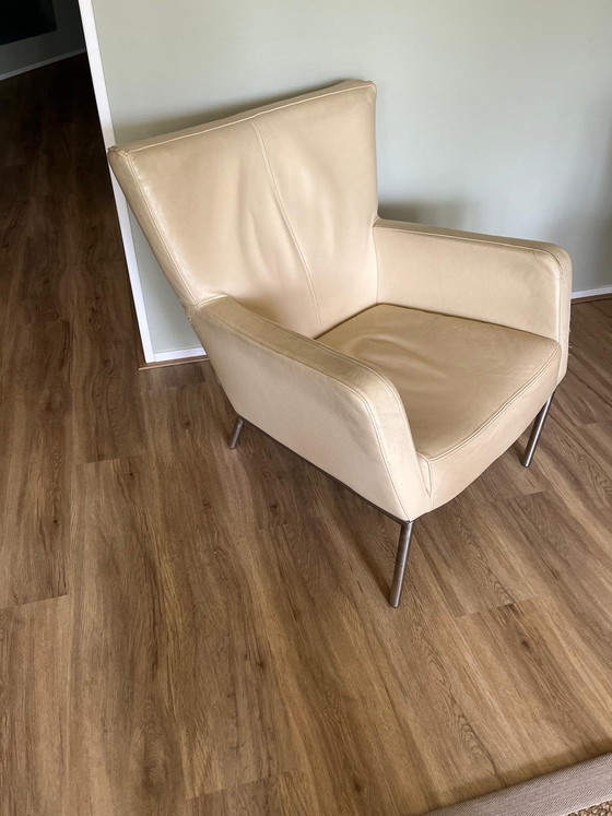 Image 1 of La poltrona New World di Breese
