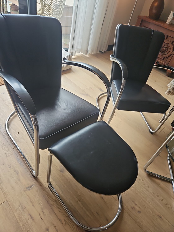 Image 1 of 2 Gispen 412 stoelen met voetenbankje 