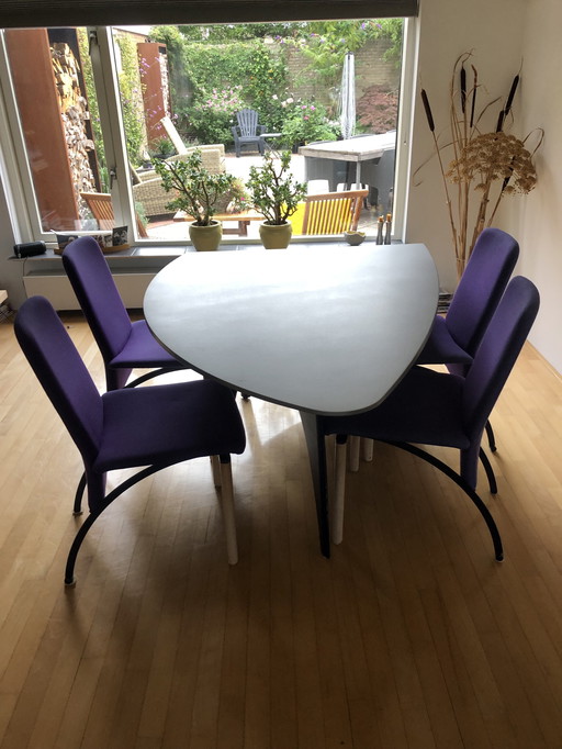 Dining table Castelijn