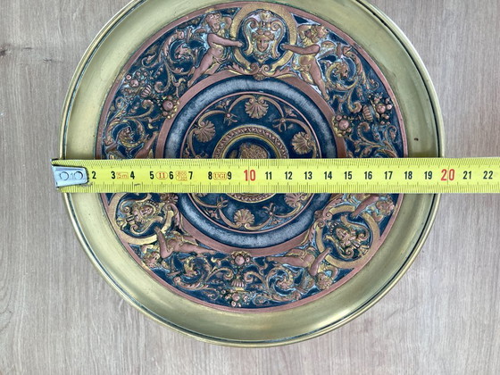 Image 1 of Bronze bowl decorated with cherubs, diameter 20 cm, height 9 cm