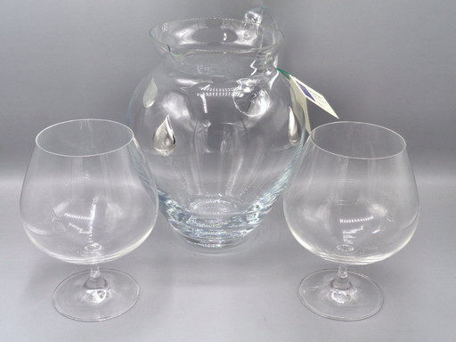 Karaf van geblazen glas met 3 druppels van 925 zilver en 2 proefglazen van geblazen glas.