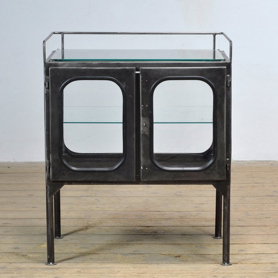 Image 1 of Armoire d'hôpital vintage, années 1970