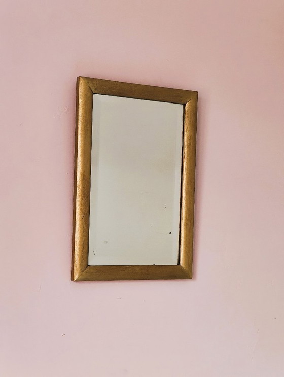 Image 1 of Kleiner antiker Spiegel aus vergoldetem Holz mit abgeschrägtem Glas