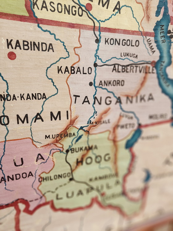 Image 1 of Antiguo mapa escolar antiguo pintado a mano Congo Belga Africa