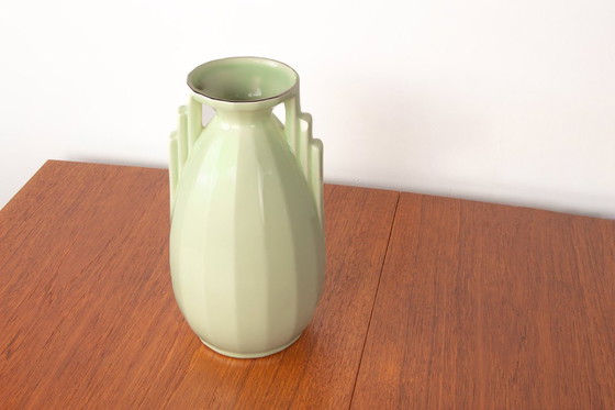 Image 1 of Vaso Art Déco in fine maiolica color verde mela, della manifattura Digoin-Sarreguemines, 1960.