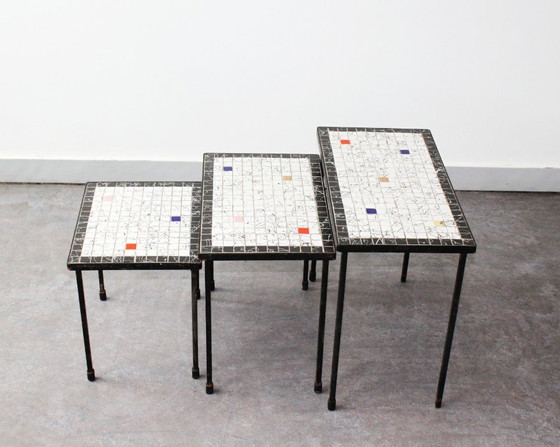 Image 1 of Conjunto de 3 mesas nido, mediados del siglo XX.