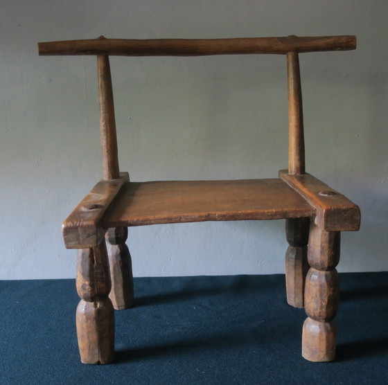 Image 1 of Coppia antica di sedie basse intagliate a mano della Costa d'Avorio, 1890