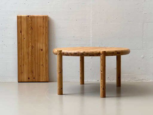 Mesa auxiliar Down, fabricada en pino macizo por Rainer Daumiller, Dinamarca, década de 1970.