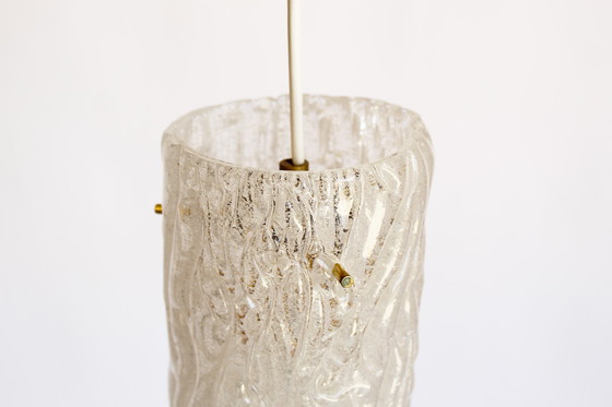 Image 1 of 1x Petite lampe suspendue en verre et laiton 'Riffle' de Kalmar