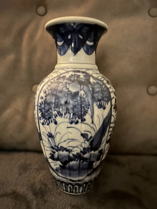 Antieke geribbelde Japanse Blauw witte Imari vaas 30 cm 