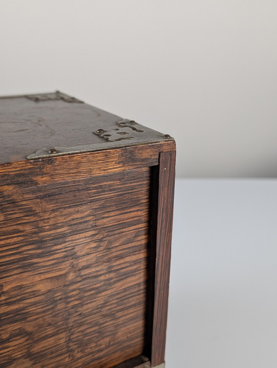 Image 1 of Mobiletto da scrittura vittoriano in quercia con tamburo automatico, XIX secolo