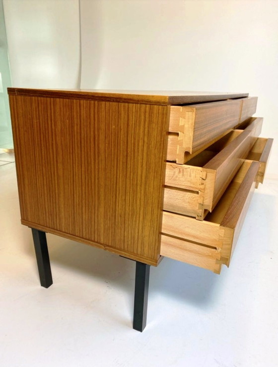 Cassettiera in teak anni '60 di Interlübke – Cassettiere, Metal, Wood (photo 8 of 8)