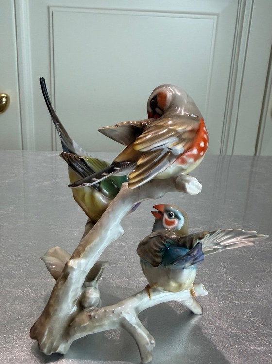 Image 1 of Josef Rieber (JR Duitsland) – Grote handbeschilderde porseleinen vogelgroep – 3 exotische vinken