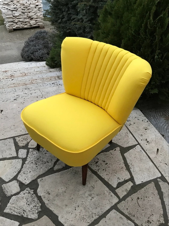 Poltrona Cocktail Gialla, anni '60 – Poltrone, Legno, Velluto, Mid Century Modern (photo 3 of 10)
