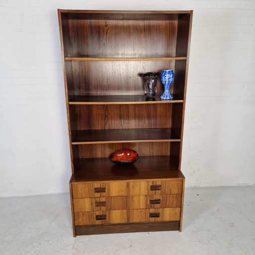 Bücherregal oder Kommode im dänischen Design
