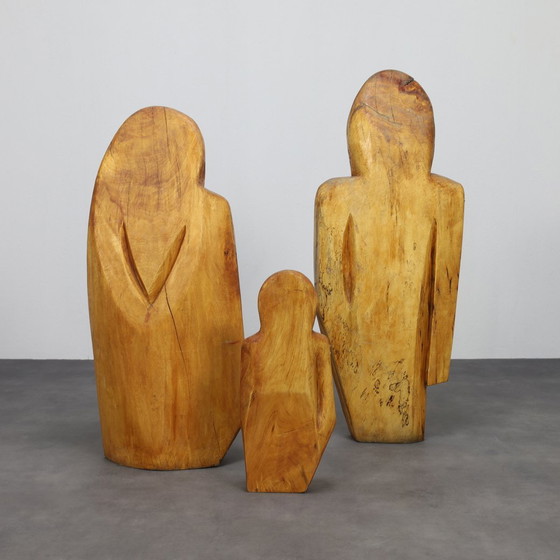 Image 1 of Groupe de sculptures "Famille en bois" - Roland Lavianne, 1970