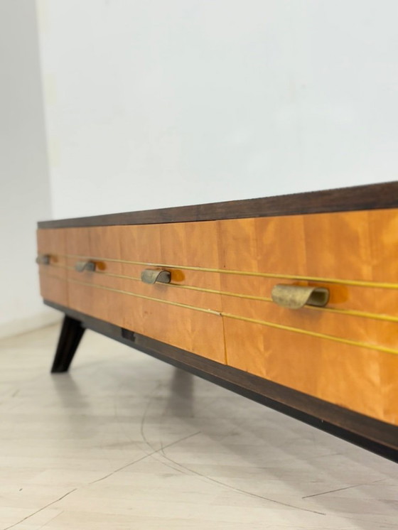 Image 1 of Buffet style années 60 – Plateau refait à la main en noir vintage