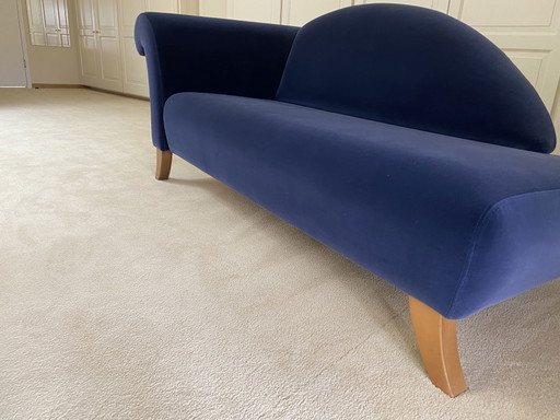 Jan des Bouvrie, chaise longue de terciopelo azul oscuro