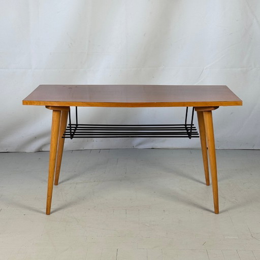 Tsjecho-Slowaakse salontafel met stalen krantenhouder, 1960