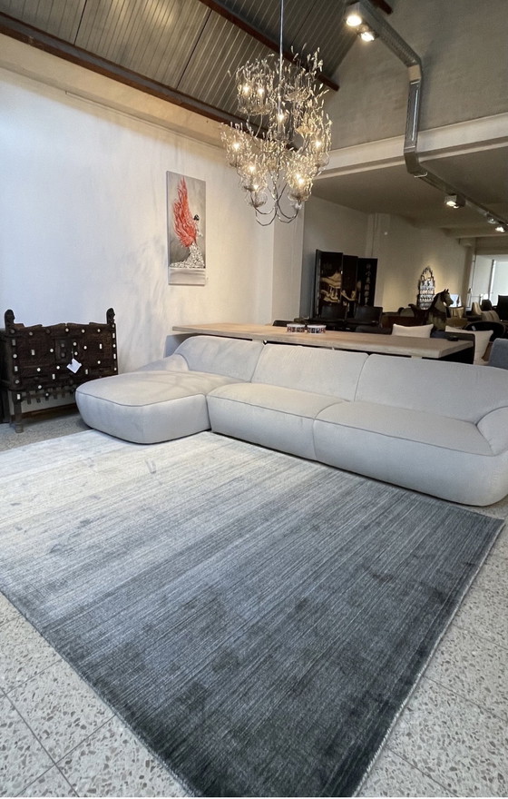 Image 1 of Leolux Evidence Milan Grey 200 x 300