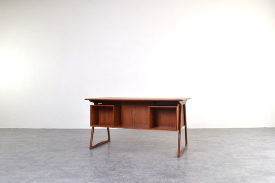 Image 1 of Mid-Century Deens Teak Executive Bureau van Svend Åge Madsen voor H.P. Hansen, jaren zestig.