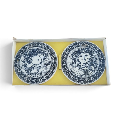 Rare Set (2) Vintage Wall Plates 'The Four Seasons' incl. Original Box – Bjørn Wiinblad for Nymølle (1978)