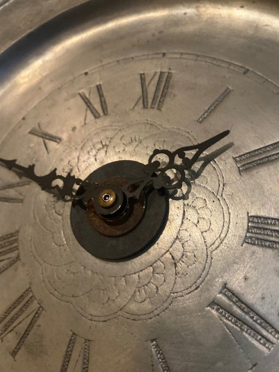 Image 1 of Horloge murale décorative en étain – style antique, à mouvement à quartz