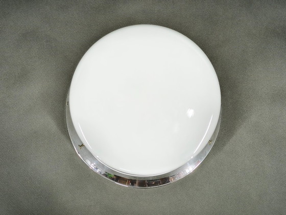 Bauhaus plafondlamp uit de jaren 30 van de vorige eeuw, gemaakt van chroom en opaalglas, Tsjechoslowakije. (photo 6 of 9)