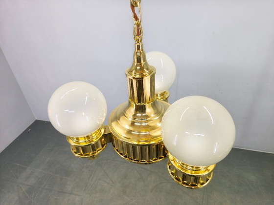 Image 1 of Art Deco kroonluchter van messing en opaalglas, Tsjechoslowakije