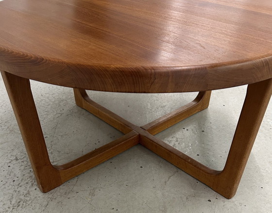 Image 1 of Table basse en teck massif Niels Bach