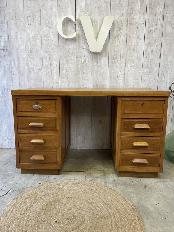 Image 1 of Bureau de Professeur
