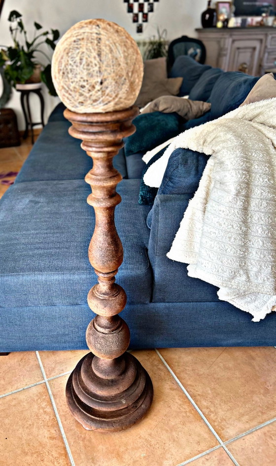 Großer, handpatinierter Kerzenständer aus Holz – 100 cm – Unikat – Kerzenhalter, Wood (photo 3 of 12)