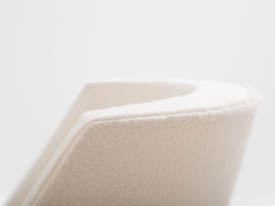 Image 1 of Louis Sognot paar modernistische fauteuils walnoot wit alpaca 1927