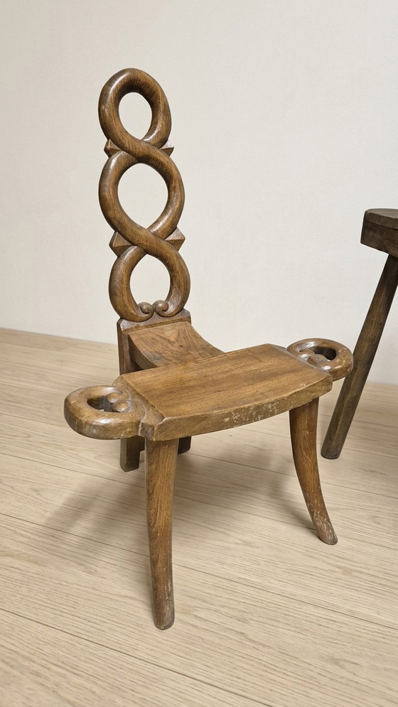 Vintage Sculptural Wooden Table and Two Chairs, Hand-Carved Loop Backrests, 75 × 70 × 56 cm – Consoles (photo 15 of 16)
