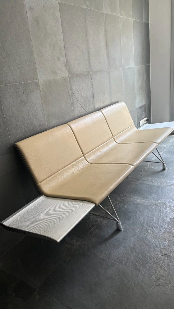 Image 1 of Panca in pelle a 3 posti + 2 comodini