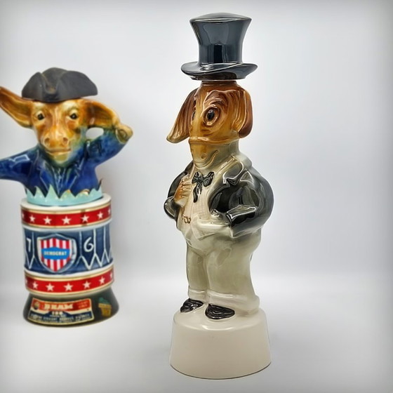 Image 1 of Keramische karaf in de vorm van een ezel van een politicus, van Jim Beam, VS, 1960.